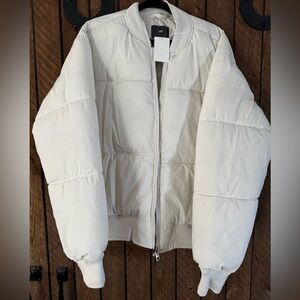 H&M White Puffer Jacket with Stand-Up Collar